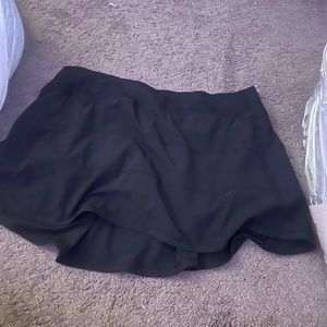 lululemon size 12 tall black skirt